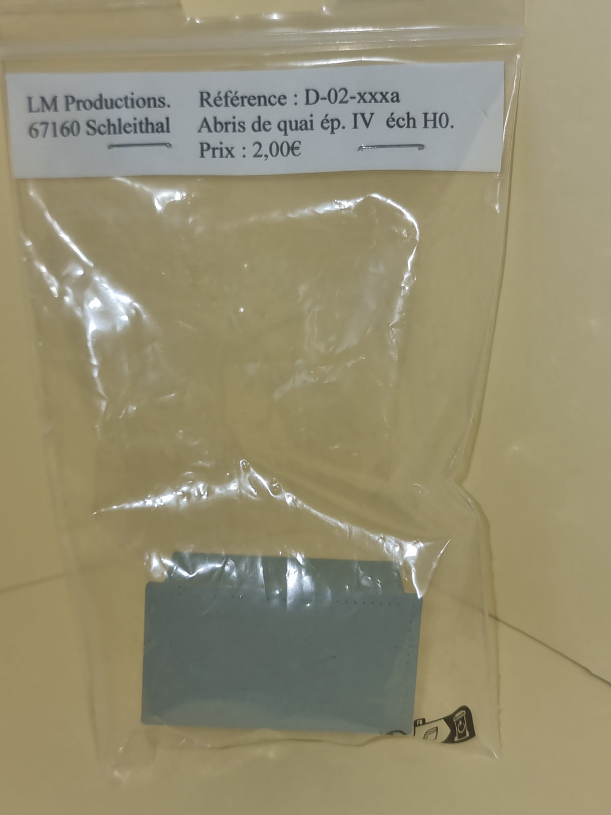 Abris de quai béton- LM Productions - Référence D-02-xxxa - Echelle 1/87