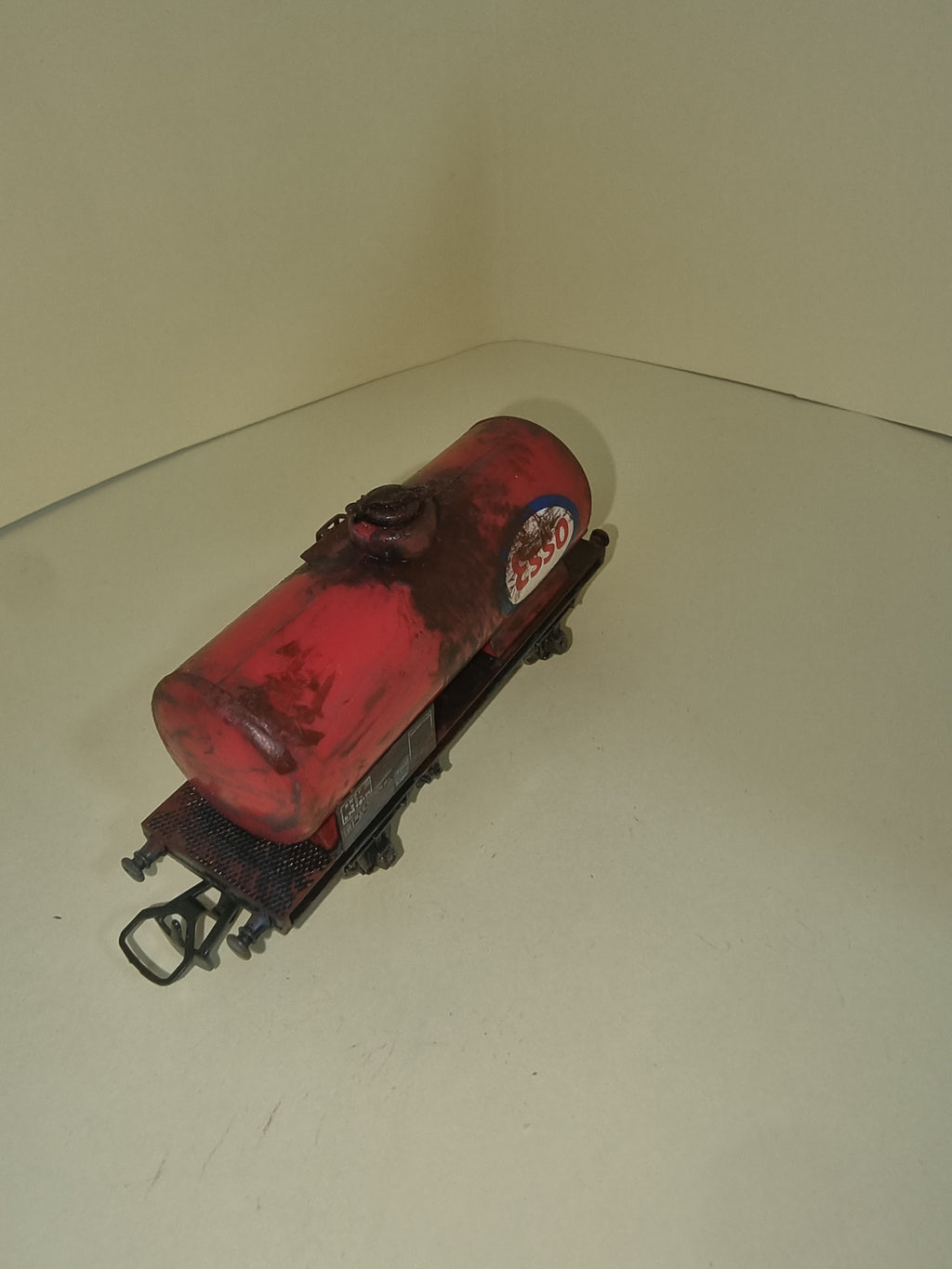 Wagon Citerne ESSO - SNCF - LM Productions - Référence D-15-0776 - Echelle 1/87